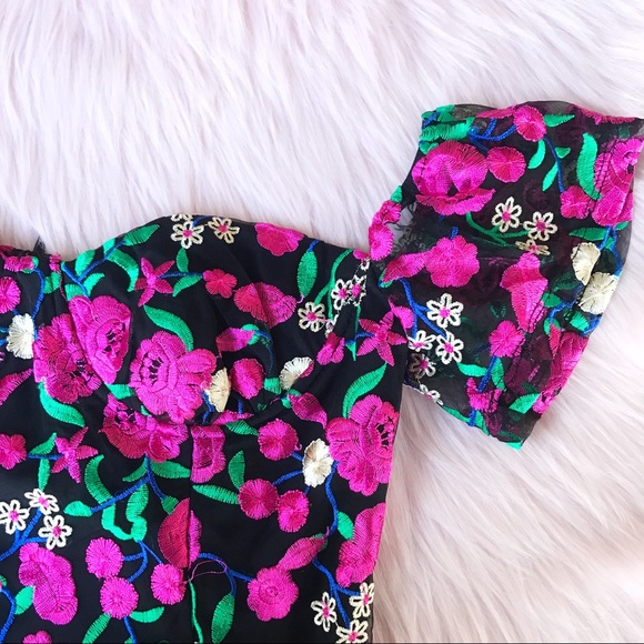 NWOT Missguided Embroidered Bardot Dress Size 4 - Picture 5 of 6